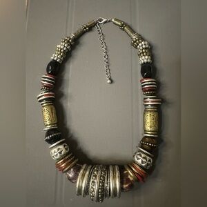 LADIES BEADED NECKLACE